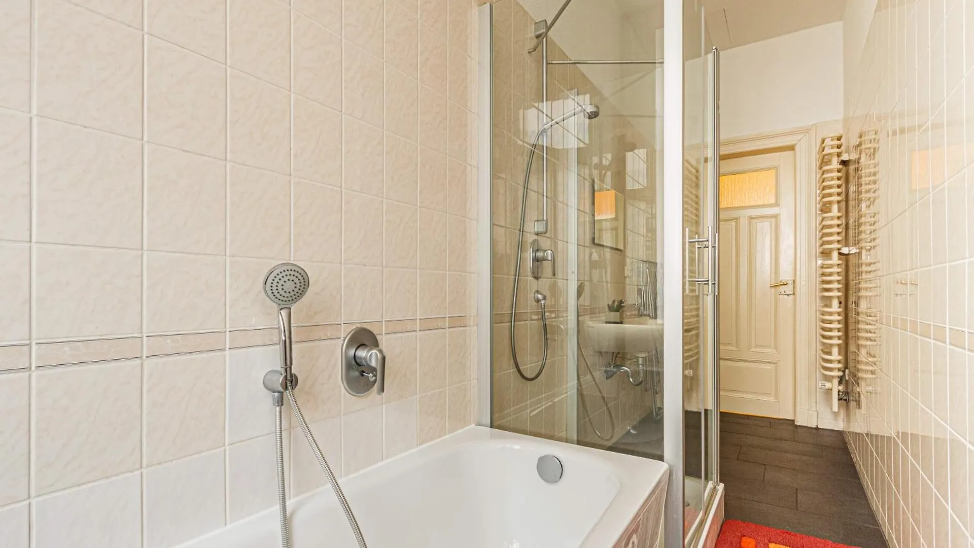 Enjoy Your Stay With Dkn Apartments - Mon-Sun - Late Night Check-In - Multilanguage - Near Railway Station - Witamy Serdecznie Leipzig